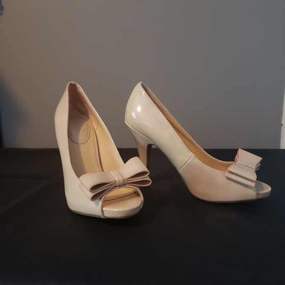 Shoes - Peep Toe 🎀 Bow Pumps